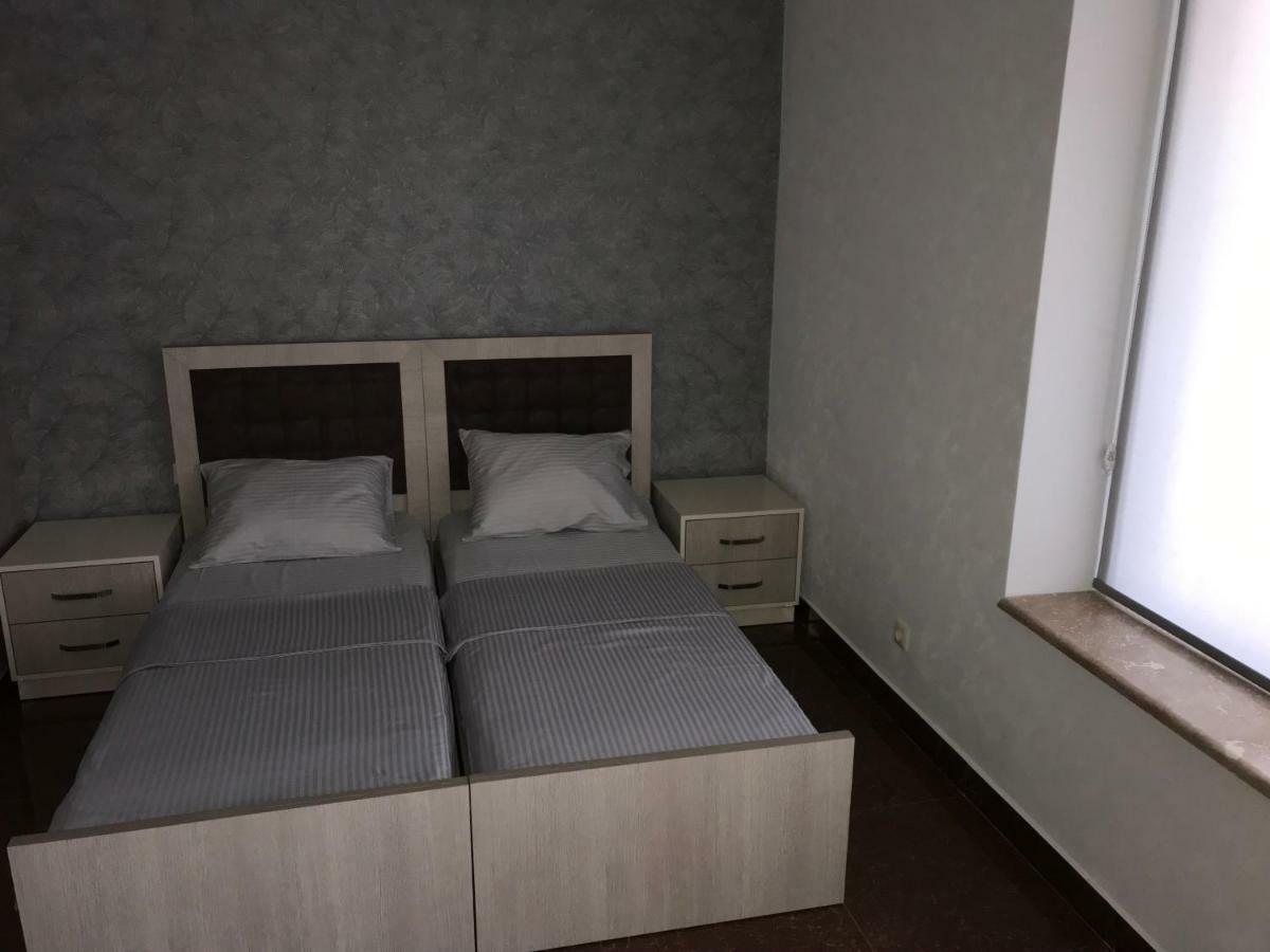 Liko Hostel Jerevan Exteriör bild